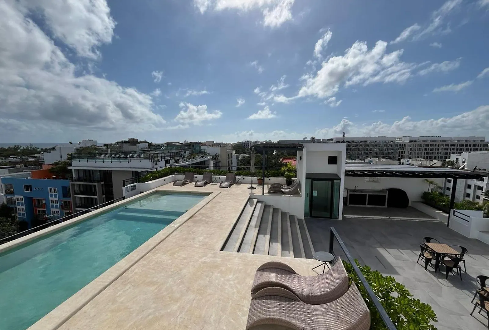 1 Bd Apt Top Location! Gym, Pool Playa del Carmen Apartment